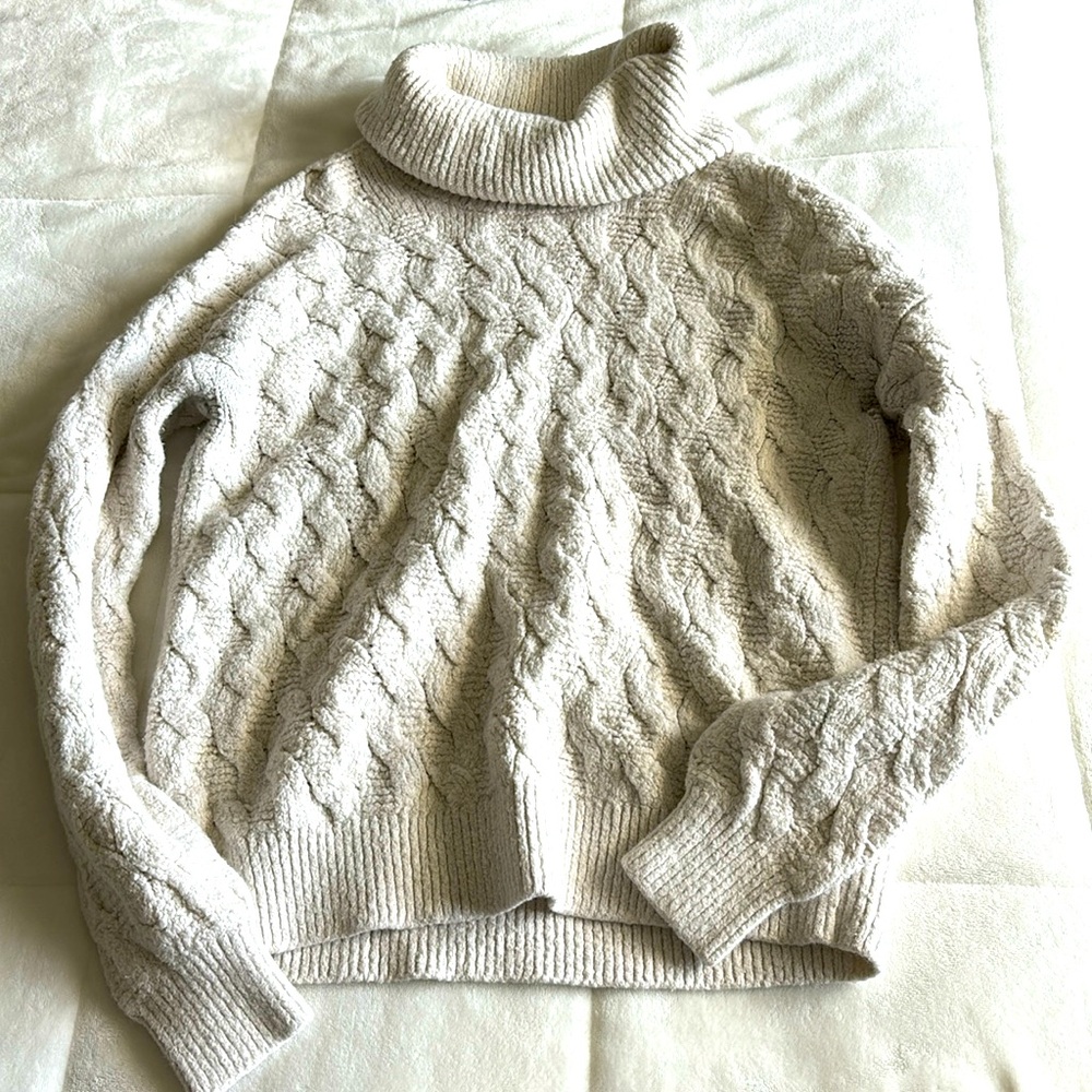 Sweater - Picture 1 of 4